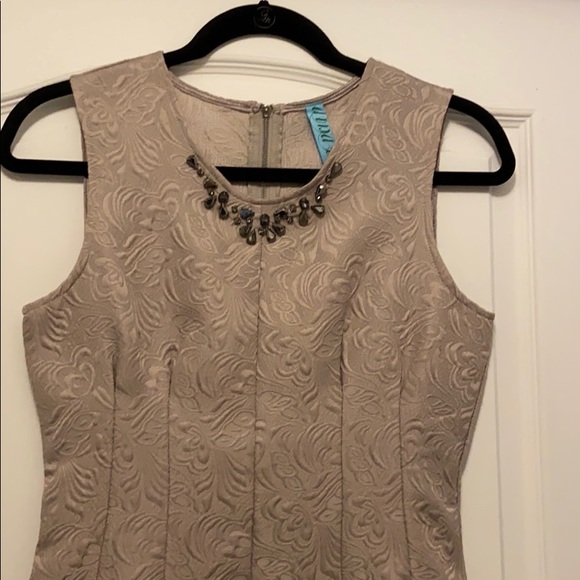 Stylist Dress A-Line - Picture 2 of 6